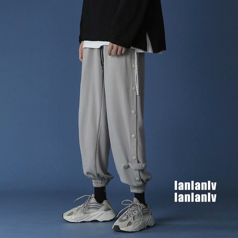 Men's style in loose - fitting pants