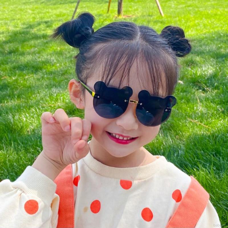 Kính mát gọng hình gấu đáng yêu cho bé