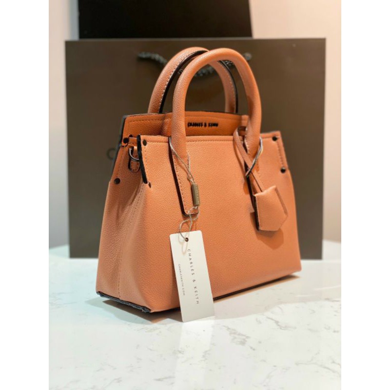túi xách cnk kèm charm CK2-30270316-1