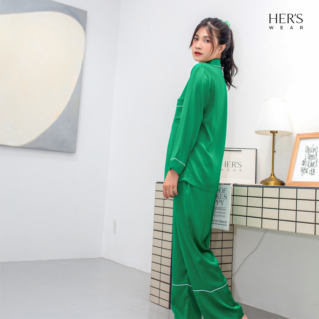 Bộ đồ ngủ chất liệu nhung lụa satin cao cấp thoáng mát, mềm mại thương hiệu HER's Wear màu xanh lá đầy đủ box