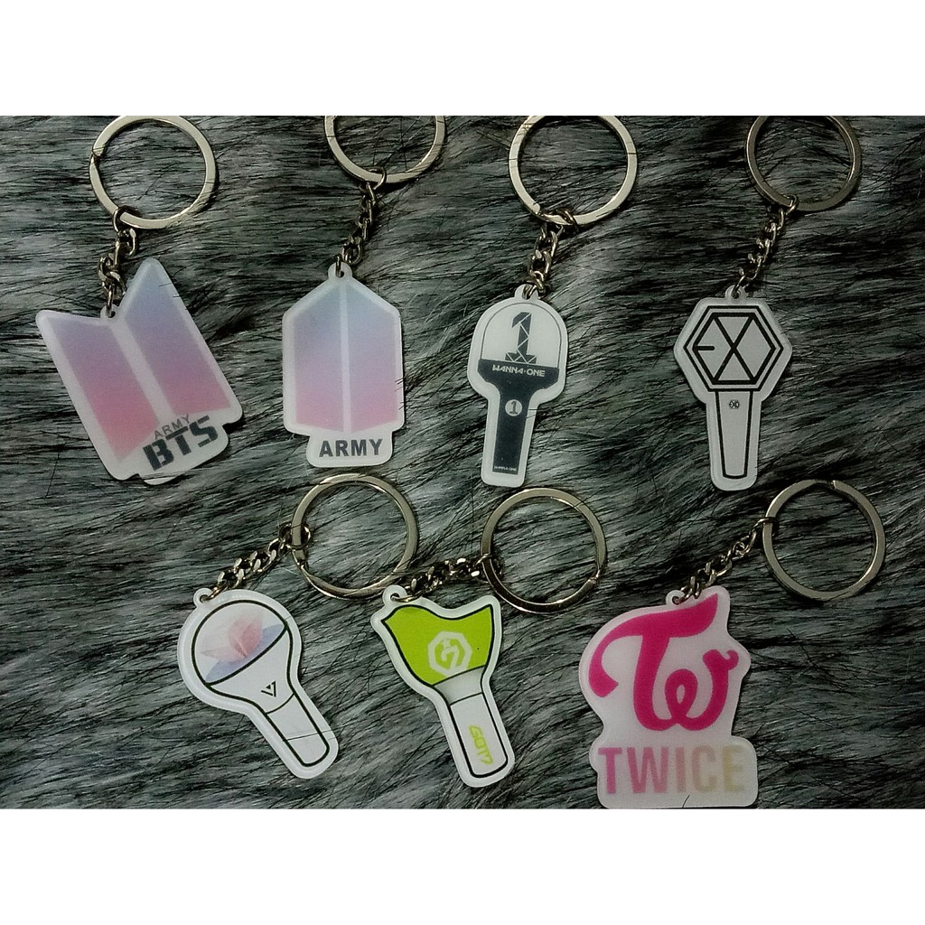 Móc khóa mica lightstick Bangtan, Wanna one