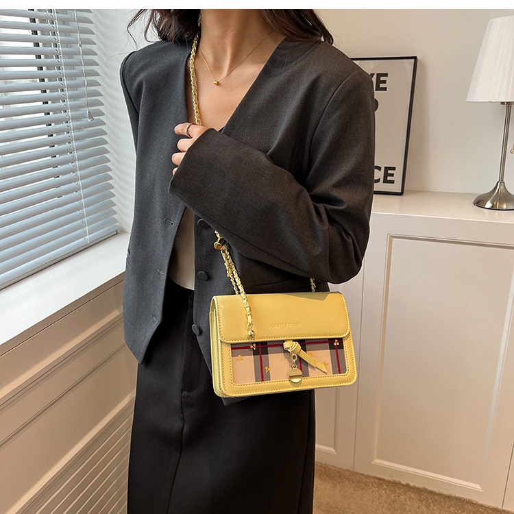 Túi Đeo Chéo Hình Vuông Cỡ Nhỏ Phối Dây Xích Thời Trang Cho Nữ