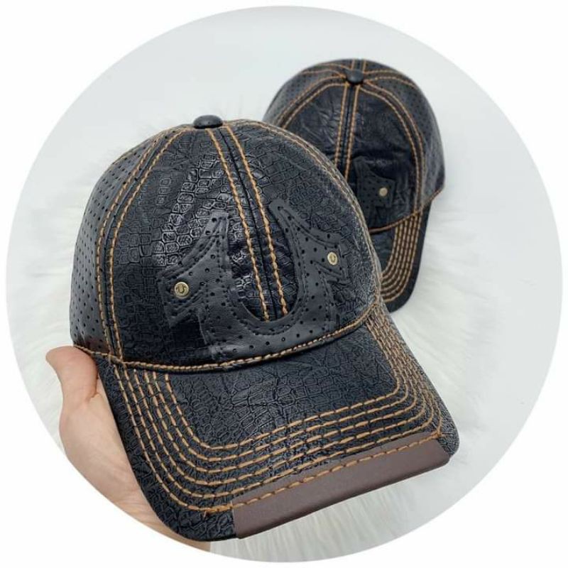 Mũ ông địa, nón ông địa True Religion chất da viền chỉ vàng cực chất