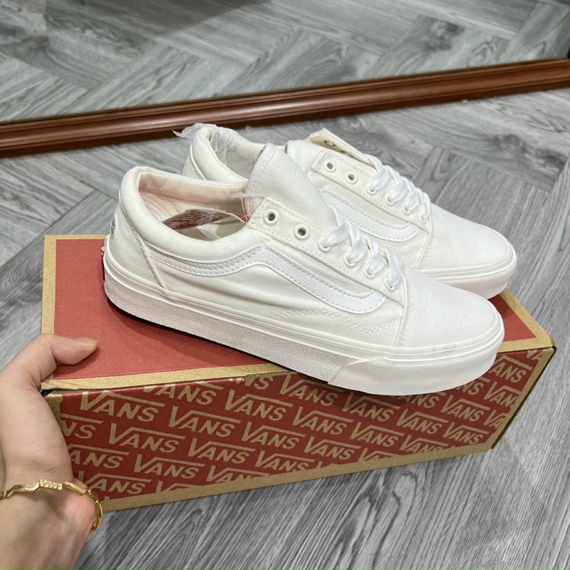 GIẦY THỂ THAO VẢI NAM NỮ THIẾT KẾ ĐƠN GIẢN, PHỐI ĐỒ SIÊU ĐẸP CÓ SẴN HÀNG CAO CẤP .