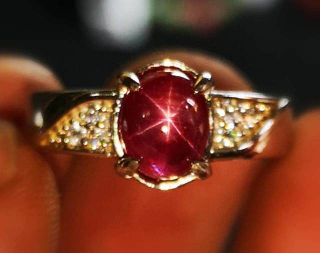 Nhẫn Đính Đá Ruby Tự Nhiên Cho Nữ