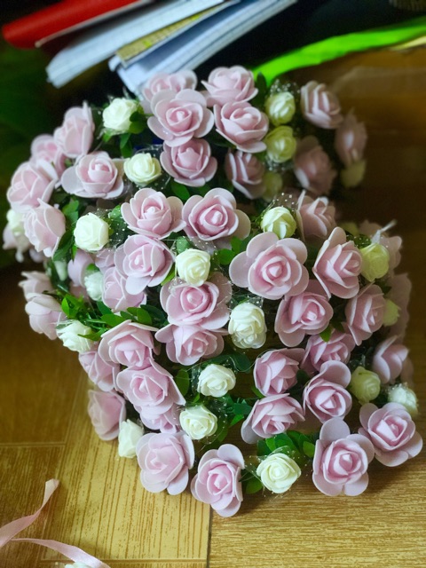 Vòng hoa kỷ yếu