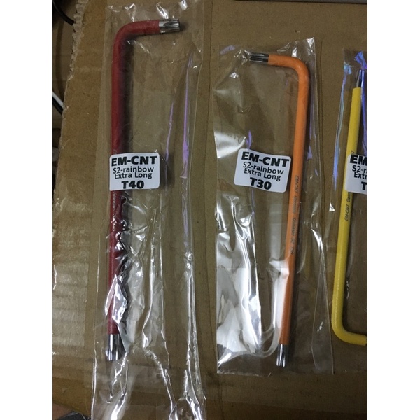 Lục giác hoa thị  Em-CNT màu S2