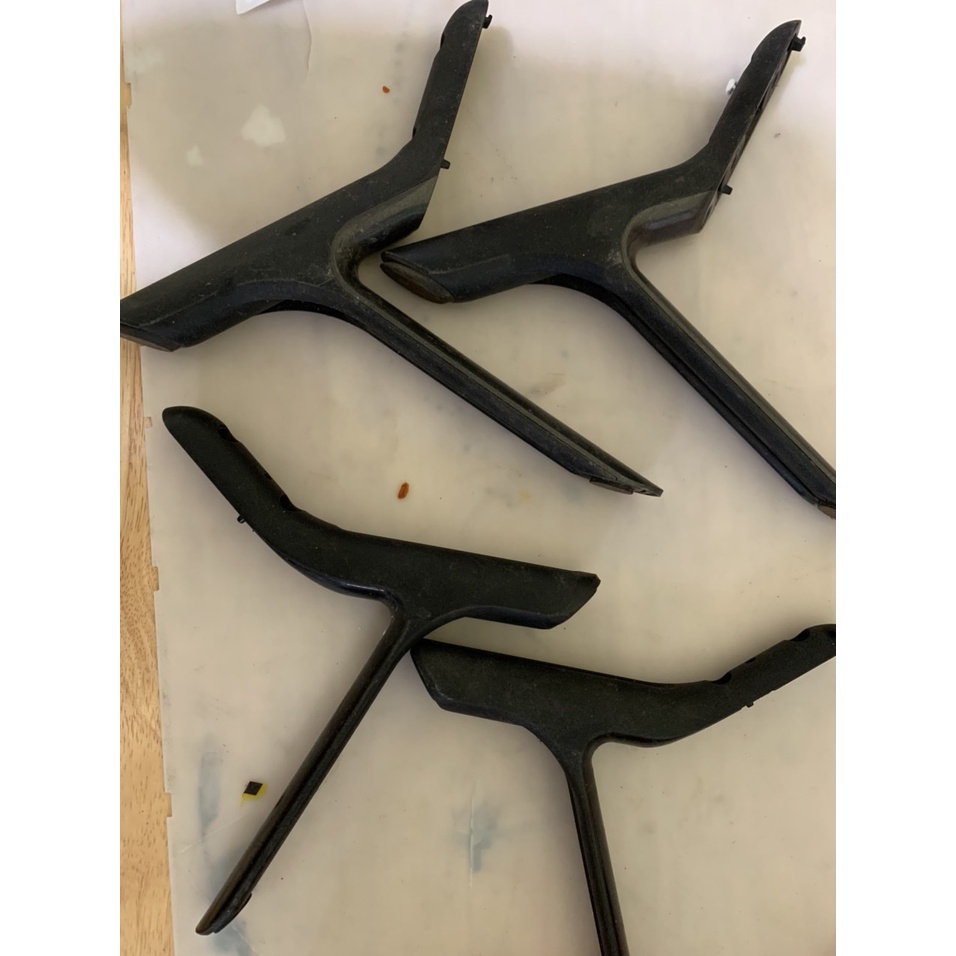 CHÂN ĐẾ TIVI LG CÁC DÒNG 32 42 LB LF CHÂN ZIN BÓC MÁY 42LF550T 48LB 48LF