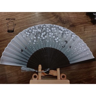 Quạt cổ trang quạt xoè dây tuyến
