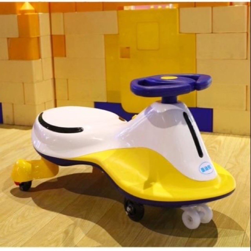 Xe lắc cao cấp  có nhạc có đèn led