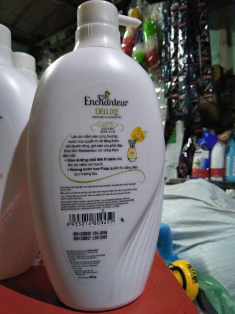 Sữa  tắm  Enchanteur hương  nước  hoa  pháp  650g .
