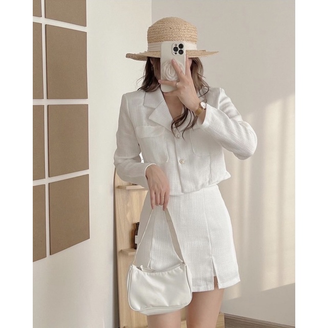 SET ÁO CROPTOP TAY DÀI TRẮNG + CHÂN VÁY XẺ LÓT QUẦN