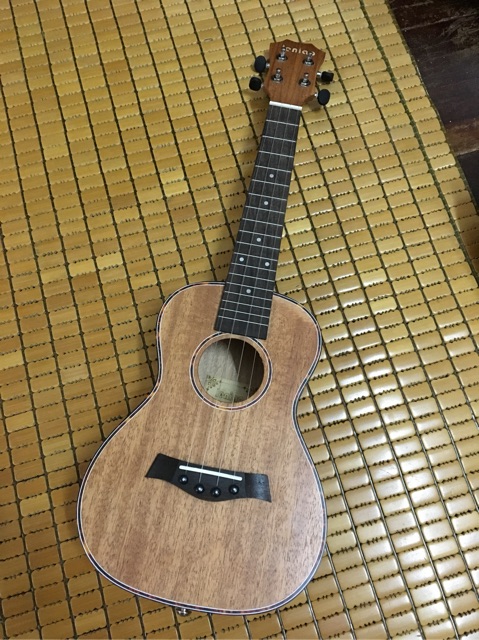 ĐÀN UKULELE CONCERT TUYỂN CHỌN ( kèm phụ kiện )