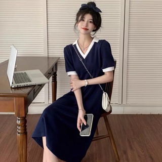 Đầm cổ V trắng xanh coban
