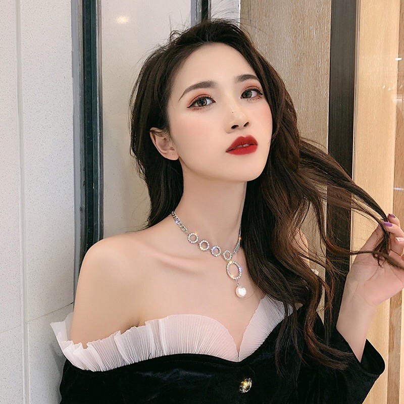 Choker Hoạ Tiết Tròn Đính Đá Lấp Lánh Phối Hạt Ngọc Sang Chảnh