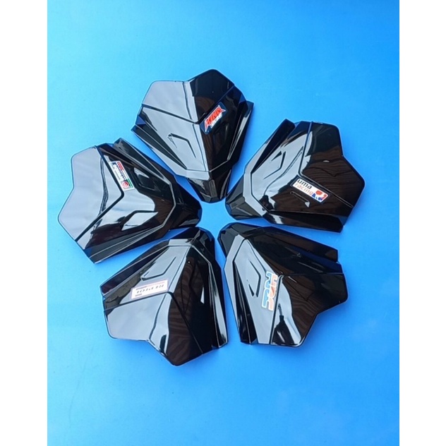 Mão Chắn Gió WINNER X V3 Đen Bóng