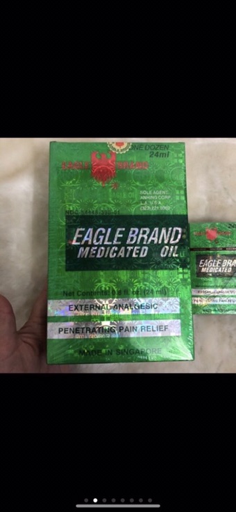 Dầu Gió Nước Xanh 2 Nắp SingaPore Eagle Brand 24ml