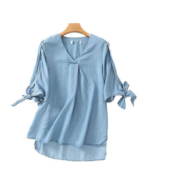 Áo denim xanh cách điệu