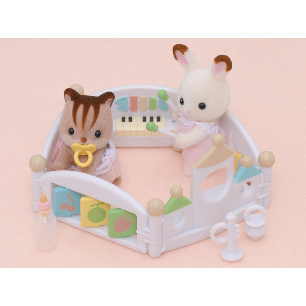 Đồ Chơi Sylvanian Families Khung Chơi Em Bé Let's Play Playpen