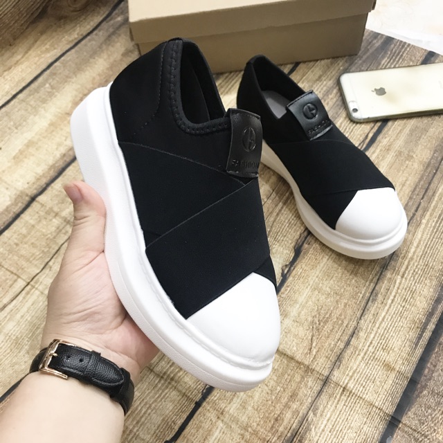 Combo 2 giày 4 mũ | BigBuy360 - bigbuy360.vn