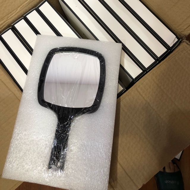 GƯƠNG CẦM TAY SANG CHẢNH kt 13*24