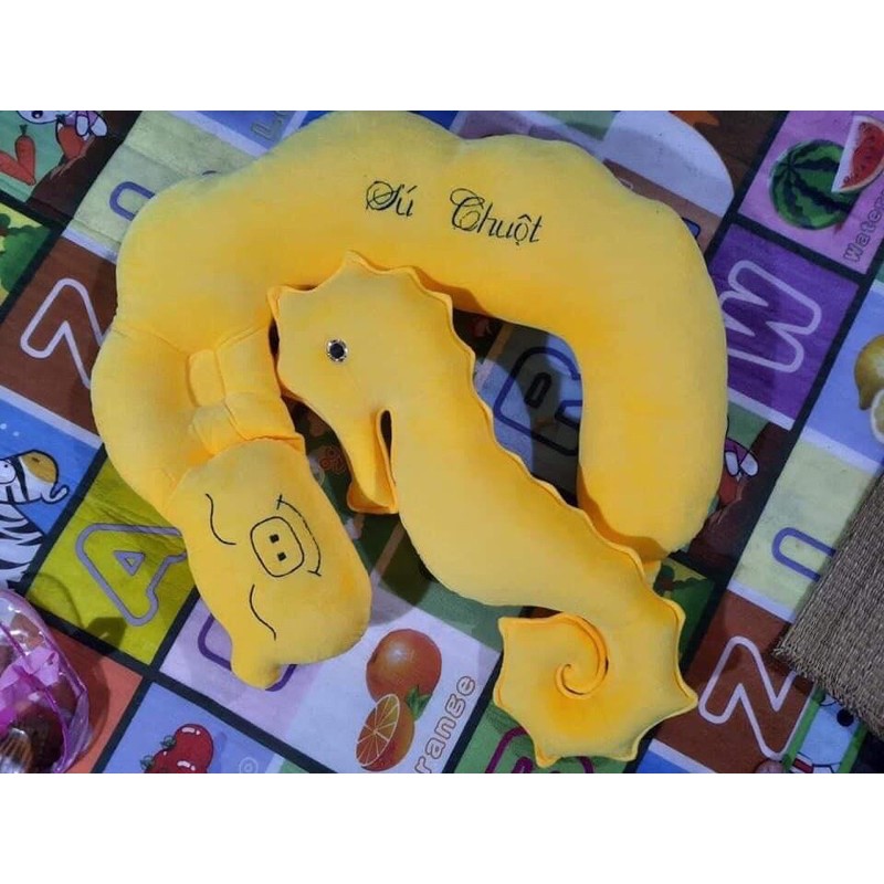 gối ngủ cho con thêu 2 tên k có cá ngựa | BigBuy360 - bigbuy360.vn