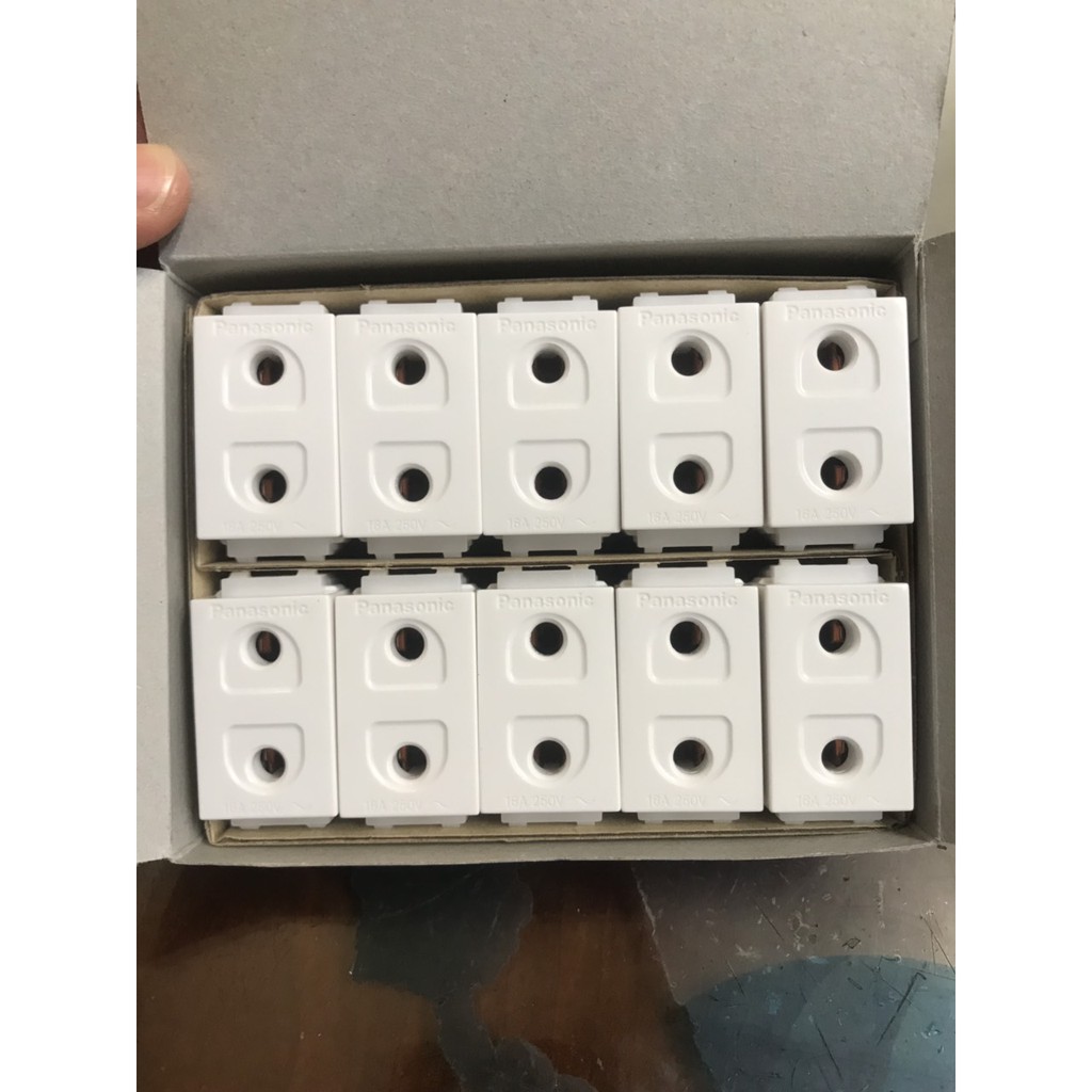 Ổ Cắm phích Chân Tròn Và Dẹt Panasonic