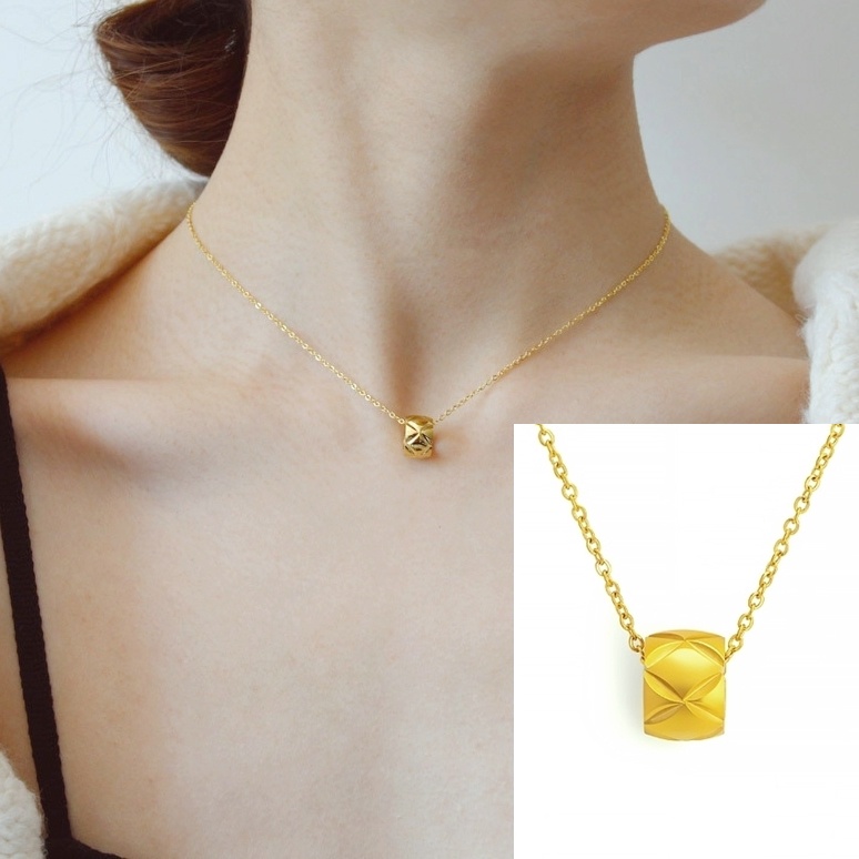 Dây chuyền titan nữ mặt nhẫn khắc hoa văn nổi bật không đen gỉ