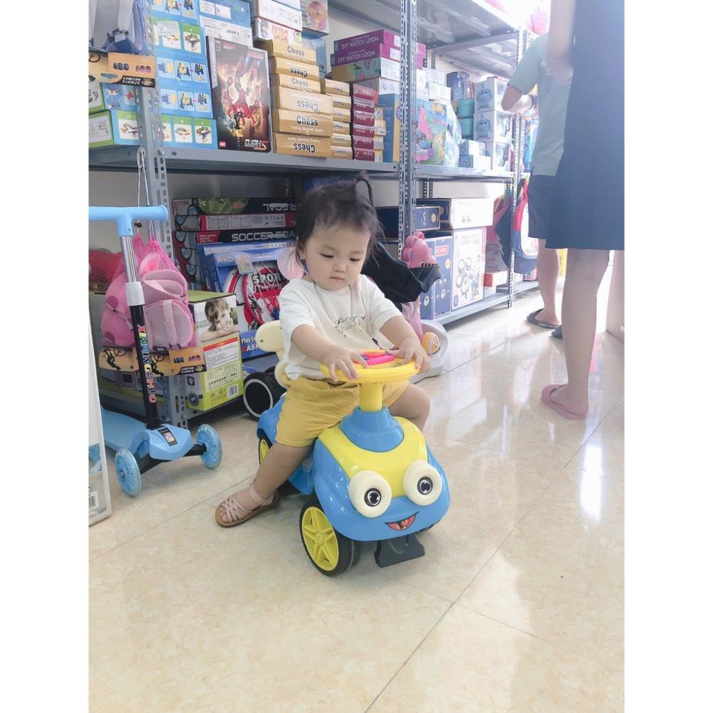 Shop Happy KIDS Xe chòi chân ô tô cho bé có nhạc hình Minion BBT Global SW003