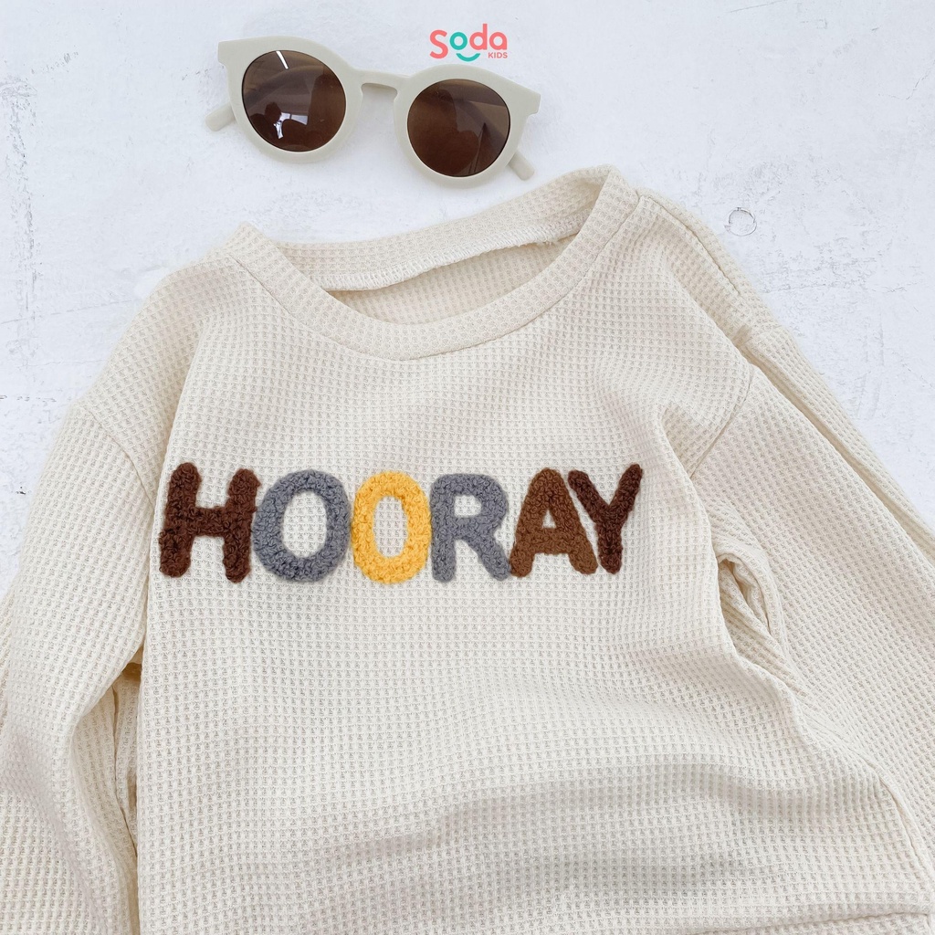 Bộ quần áo dài tay cho bé chất liệu waffle thun tổ ong, thêu nổi chữ HAPPY và HOORAY phong cách Hàn Quốc