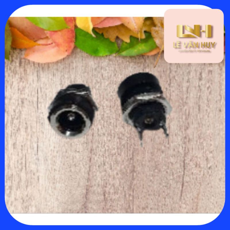 Jack cái5.5mm x 2.1 nhựa ( chân ngắn + chân dài - )