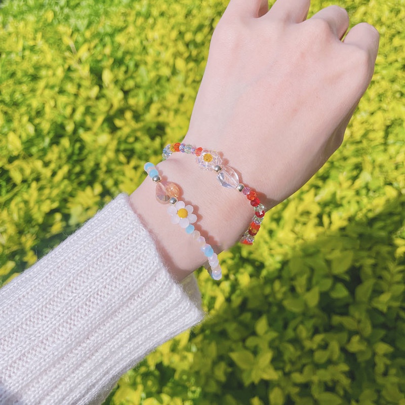 Vòng tay đính hạt thủ công hình hoa cúc phong cách Hàn Quốc