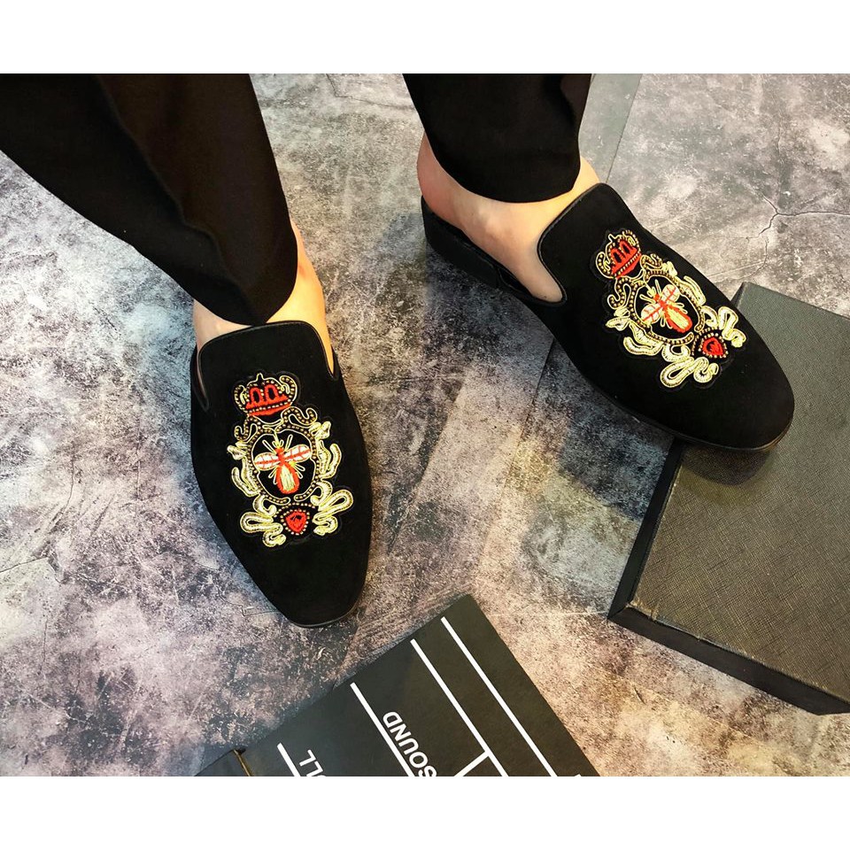 Giày sục nam (Giày lười không gót) nhung thêu ong đỏ giá rẻ S9 | BigBuy360 - bigbuy360.vn
