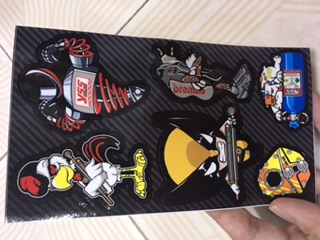 Tem stiker 10x18 gà yss
