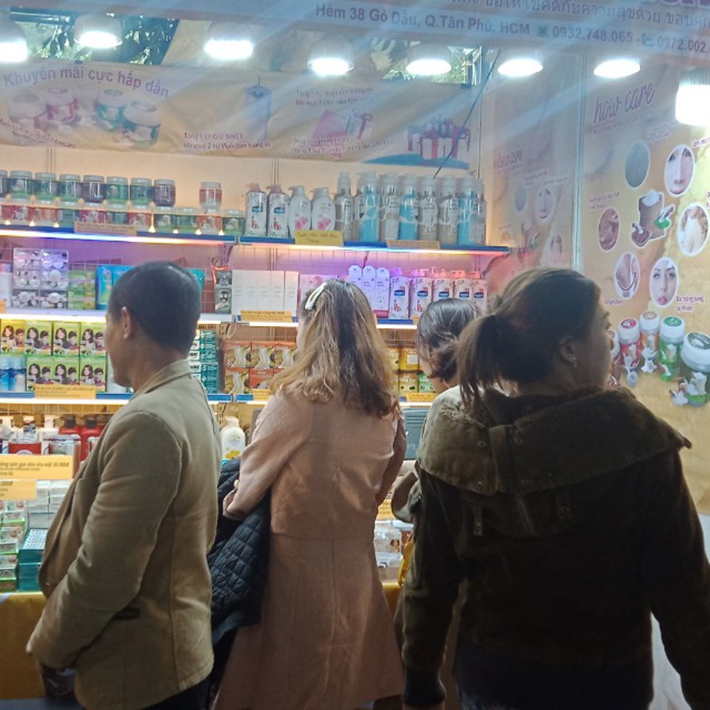 Muối Tắm Trắng Da Howcare Collagen Spa - Hàng Nhập Khẩu Thái Lan | BigBuy360 - bigbuy360.vn