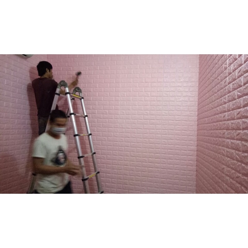 (xả lỗ)xốp dán tường màu hồng kt 70x77cm | BigBuy360 - bigbuy360.vn