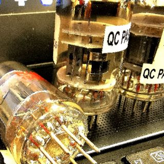 Bóng đèn điện tử 12AX7