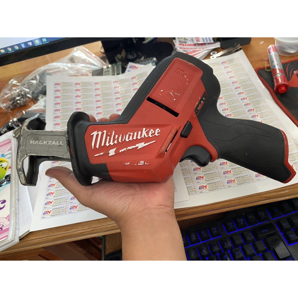 Thân cưa kiếm Bãi Milwaukee M12 Fuel không chổi than 2520-20. BN.