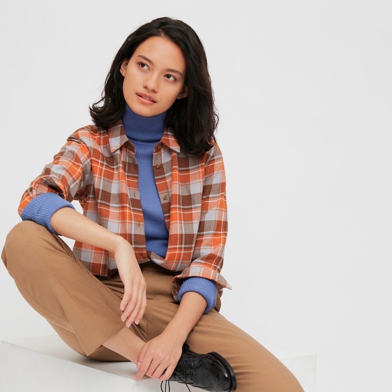 Áo sơ mi nữ dài tay kẻ caro dòng flannel của Uniqlo