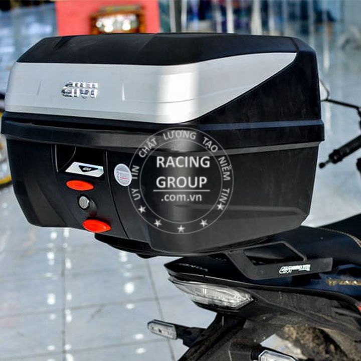 Thùng sau givi B32N 32 lít tặng kèm đế hàng chính hãng bảo hành 2 năm