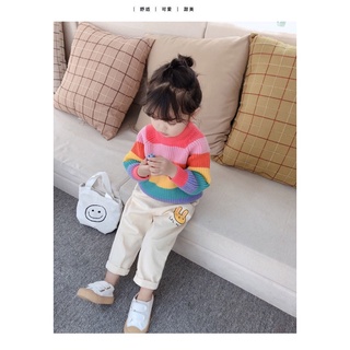 Áo len sắc màu cầu vồng