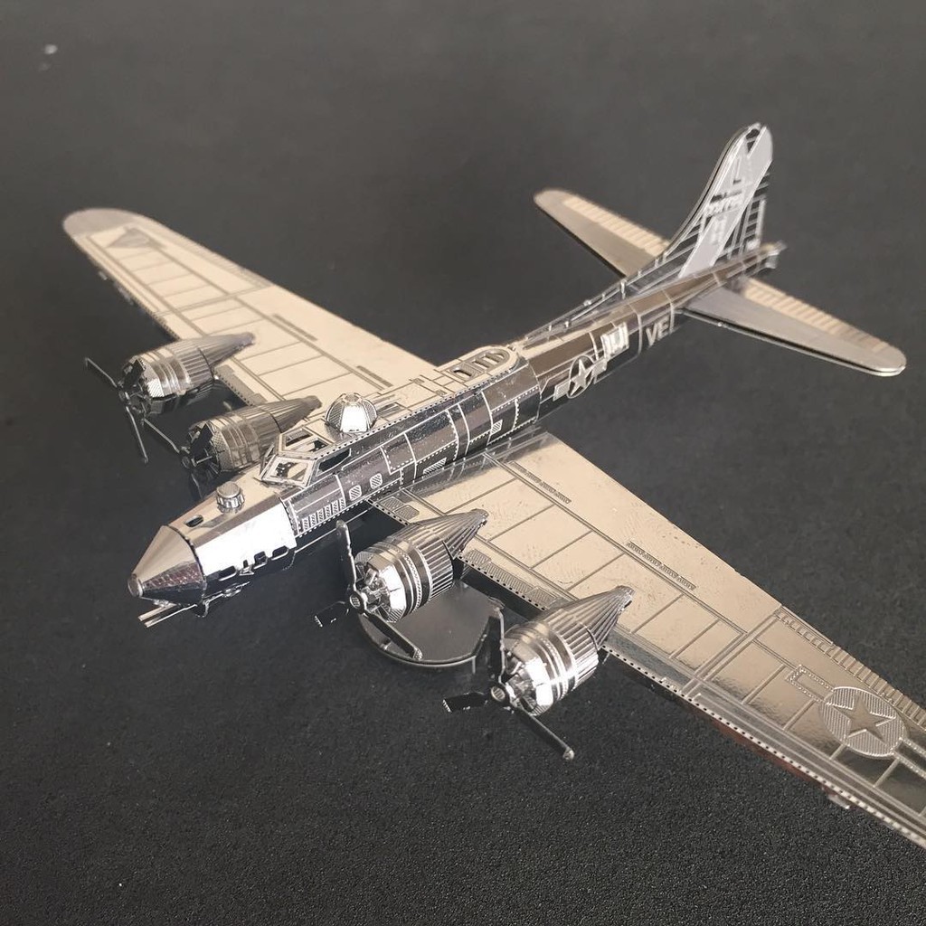 Mô Hình Lắp Ghép 3D Kim Loại Tự Ráp Máy Bay Ném Bom Hạng Nặng B-17 Flying Fortress - Chưa Lắp