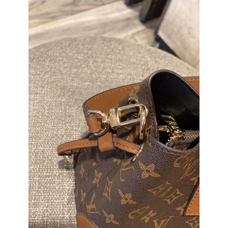 Túi xách V NEO NEW 2021 SIZE 20CM