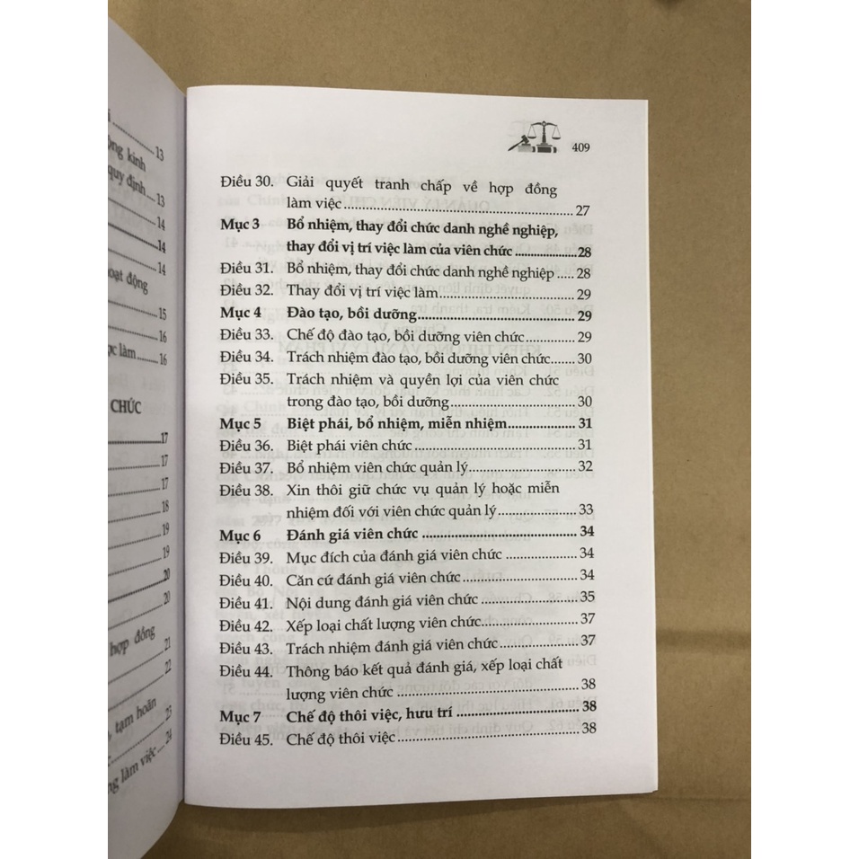 Sách Luật viên chức và văn bản hướng dẫn thi hành