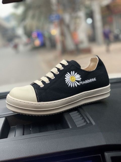 (XẢ KHO) Giầy nữ sneaker r-o hoa cúc trắng đế thơm