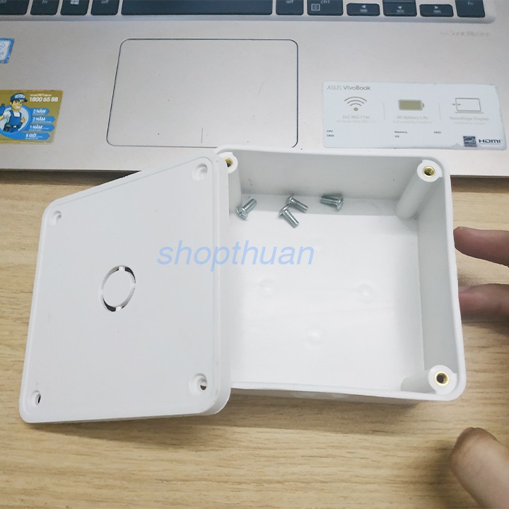 Hộp Đế Nhựa Chứa Adaptor Camera Size 11 x 11 x 5 cm