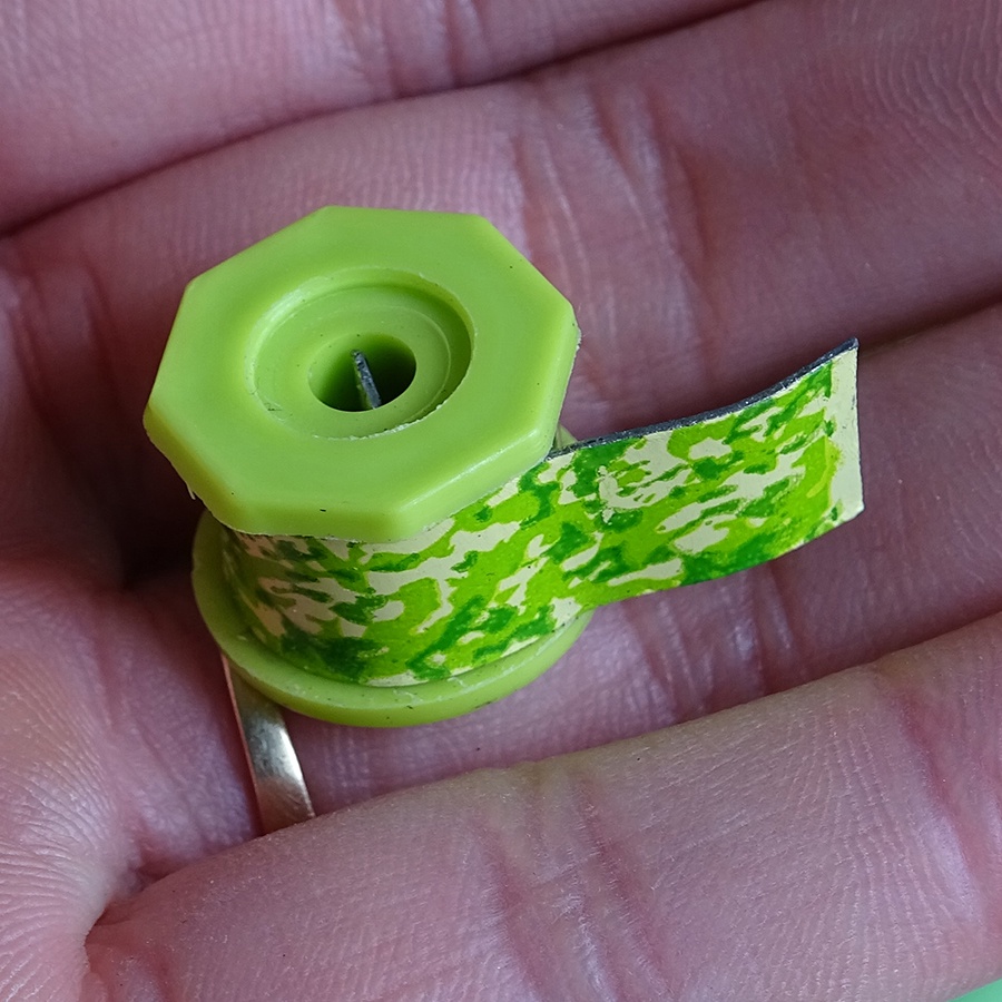 Chì Lá tàng hình chia vạch câu đài