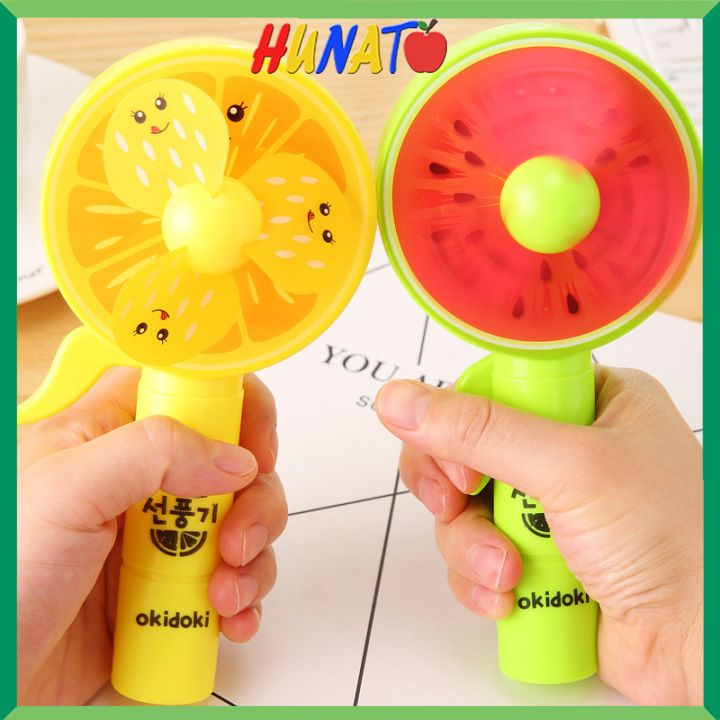 Quạt cầm tay mini bấm trợ lực 🐷FREESHIP🐷 quạt hình hoa quả đáng yêu bấm nhẹ nhàng gió đều cực mát cho bé HUNATO