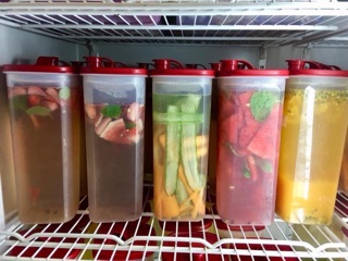Bình nước Slim 2L Tupperware- Tasty set