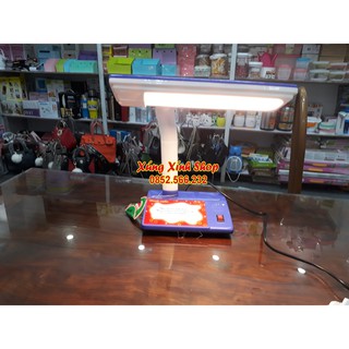 Đèn học để bàn